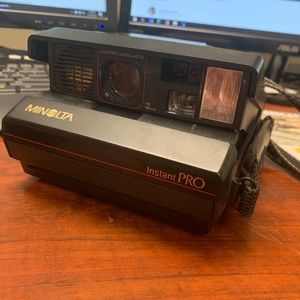 Minolta Instant Pro- VINTAGE POLAROID CAMERA